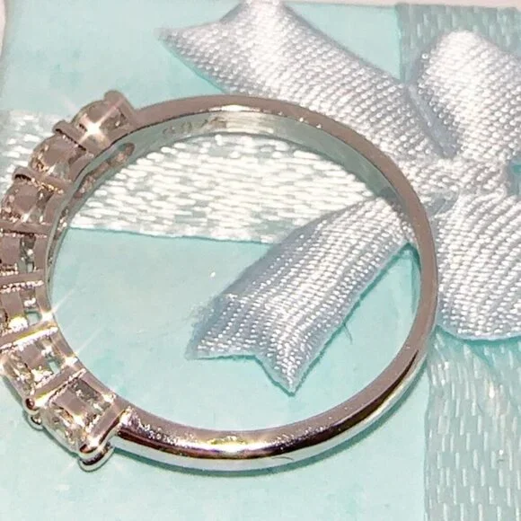 Sterling Silver Moissanite Wedding Band Ring 0.6ct DEF VVS1 - Picture 6 of 7